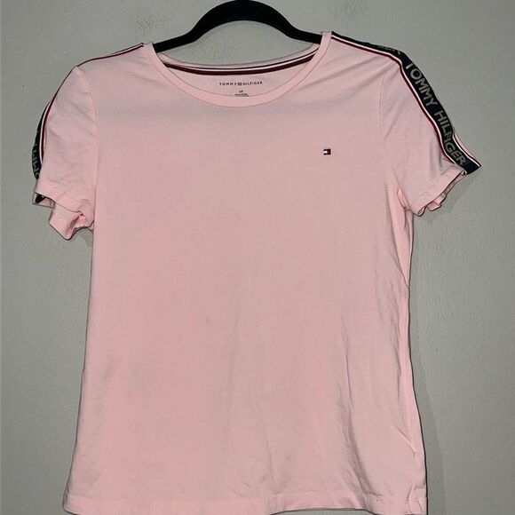 TOMMY HILFIGER
Women's Flag Logo T-Shirt - Picture 3 of 6